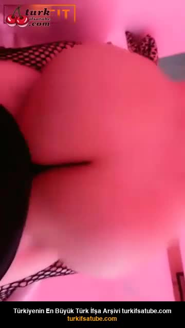 İlçin Karagöz File Tayt Kalça Şovu İzle