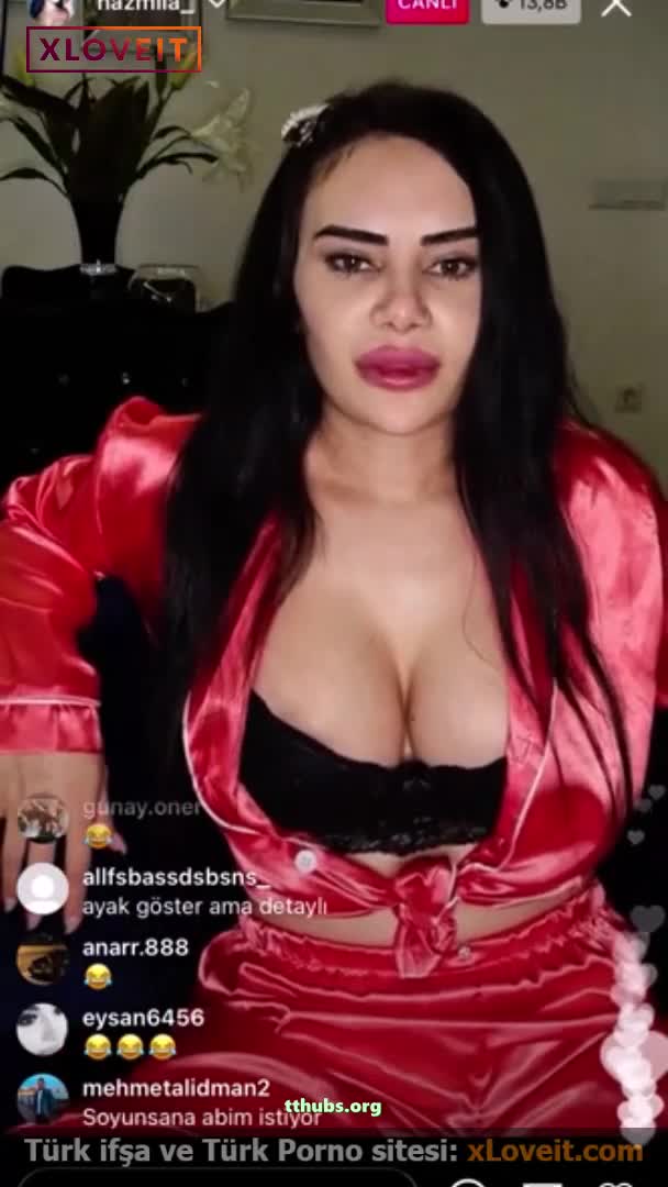 Türk İfşa Nazmila Kırmızı Gecelik Dekolte