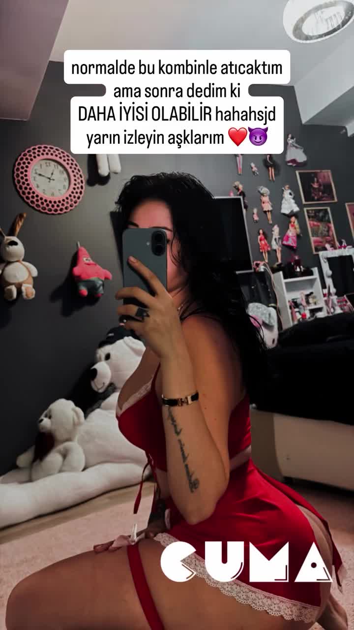 Cansu Bade Ifsa Kalça Gösterme