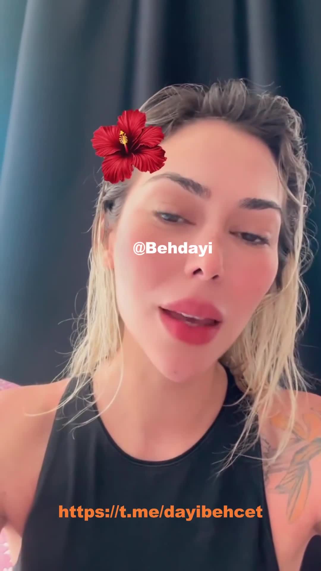 Şeyda Nur Tunç Siyah Askılı Dövmeli Sohbet