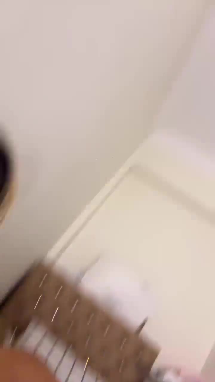 Elanur Ayan Siyah Tayt Kalça Şovu Canlı İzle