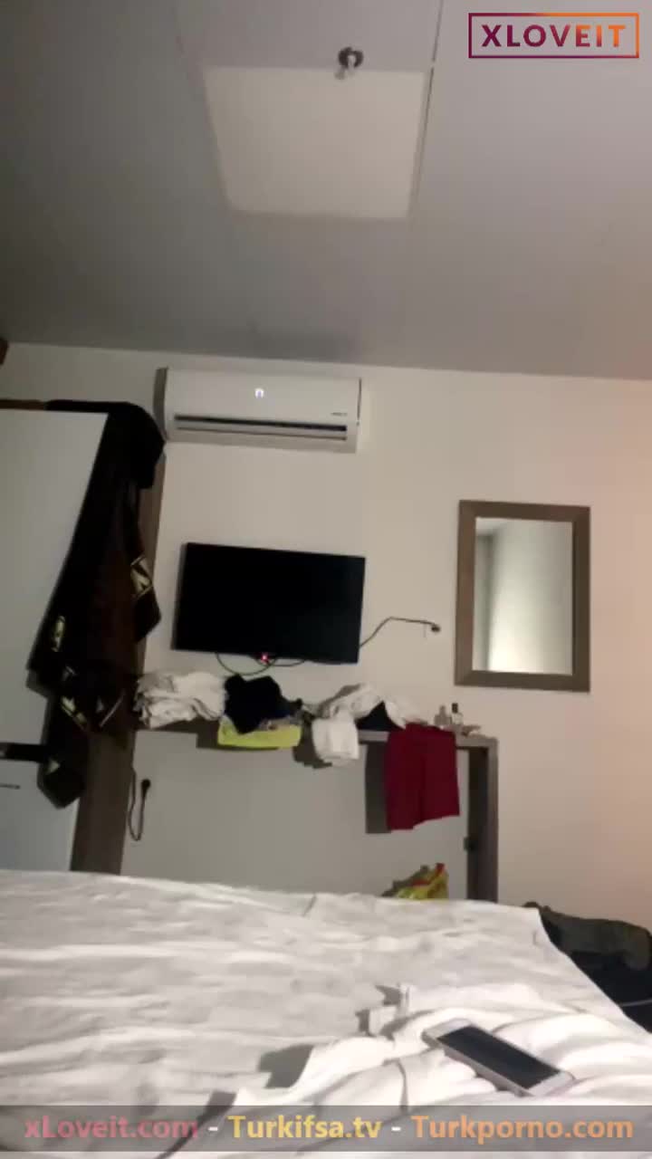 Tango Naz Elbir Canlı Memeleri Yalatıyor