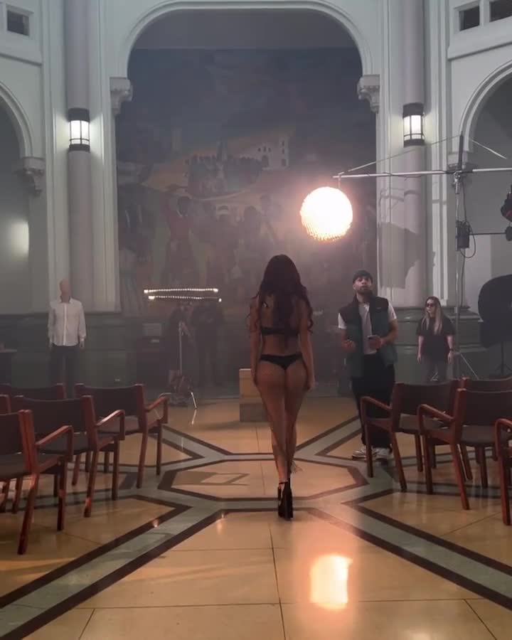 Malu Trevejo OnlyFans Tanga Popo Sallama Stüdyosu