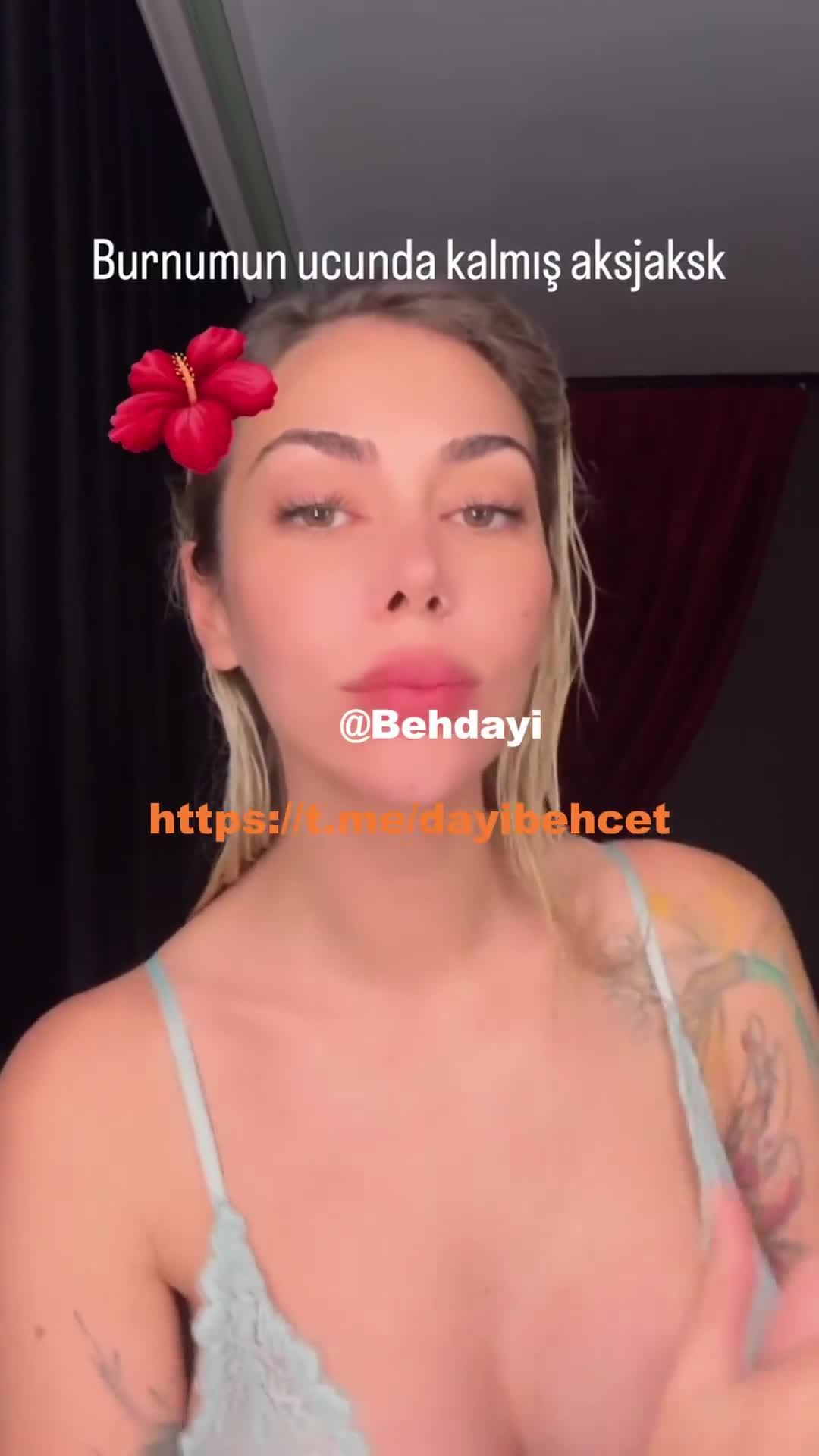 Şeyda Nur Tunç Göğüs Sallantısı Mavi Dantel