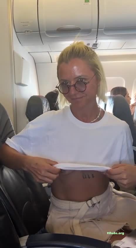 Nightmeal Uçak Ifşa Dövmeli Göbek