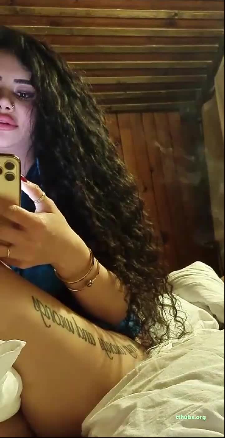 Naz Mila Sağ Bacak Dövme Amatör İfşa