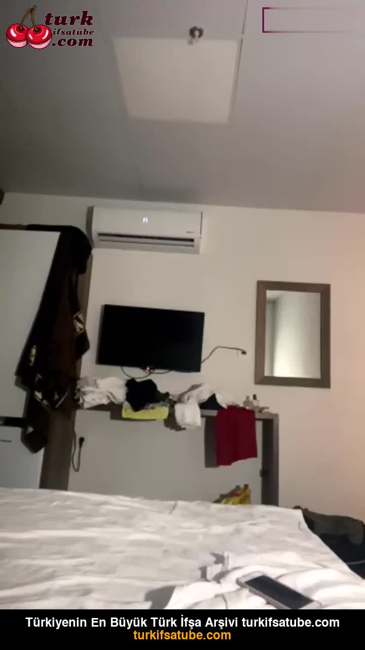 Naz Elbir 199 Kalp Sütyen İndirme Ifsa