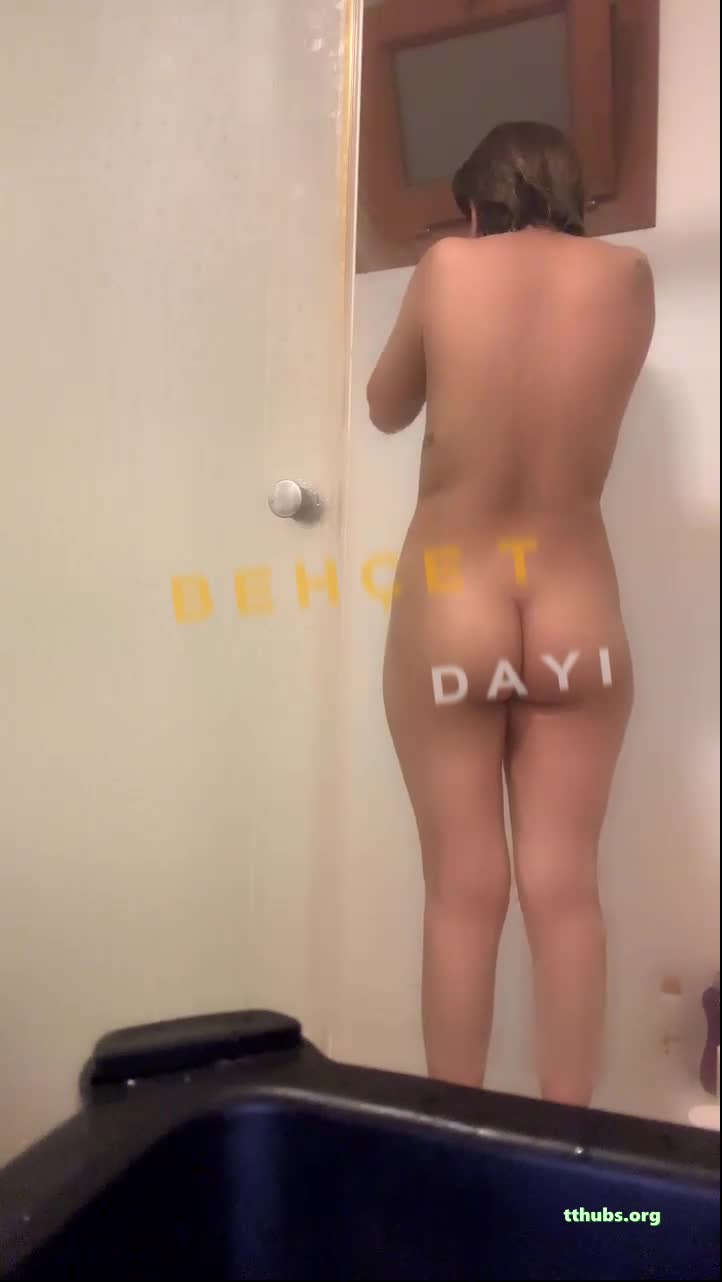 Tango Doa Duşta Behlül Dayı Yazılı Kalçaları Açıyor