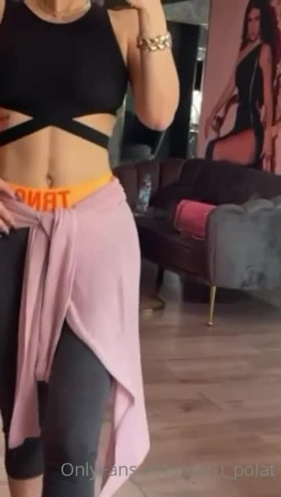 Ebru Polat Turuncu Şort Fit Karın Ifsa Sallama