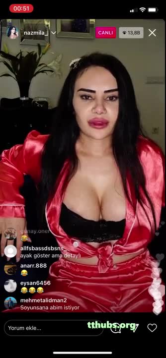 Naz Mila Kırmızı Saten Kalça Twerk Ifşası